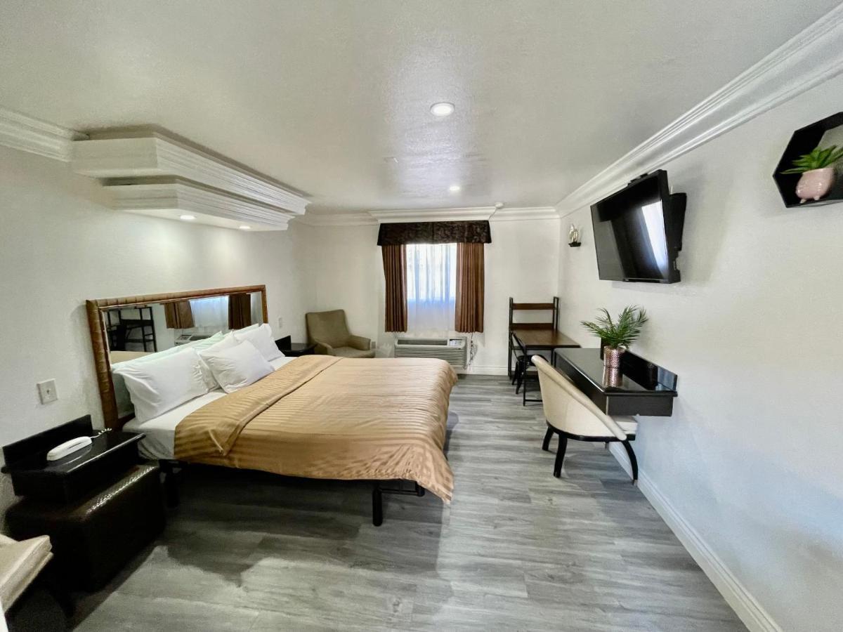 סנטה אנה Rodeway Inn מראה חיצוני תמונה