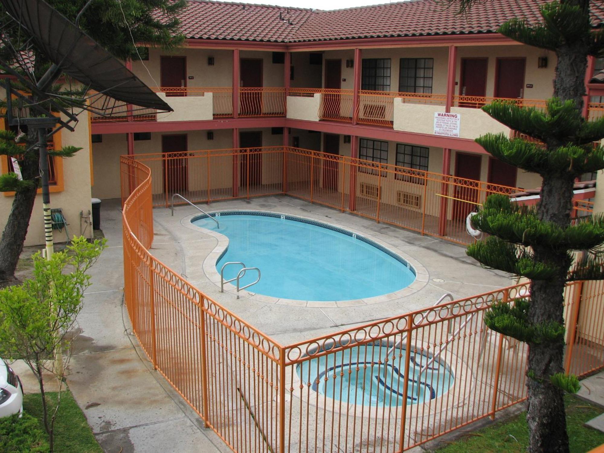 סנטה אנה Rodeway Inn מראה חיצוני תמונה