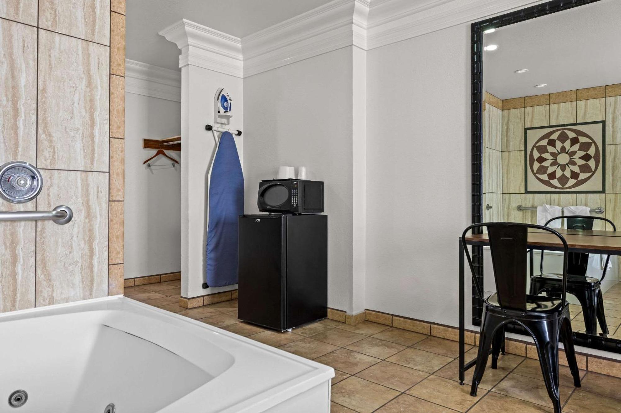 סנטה אנה Rodeway Inn מראה חיצוני תמונה