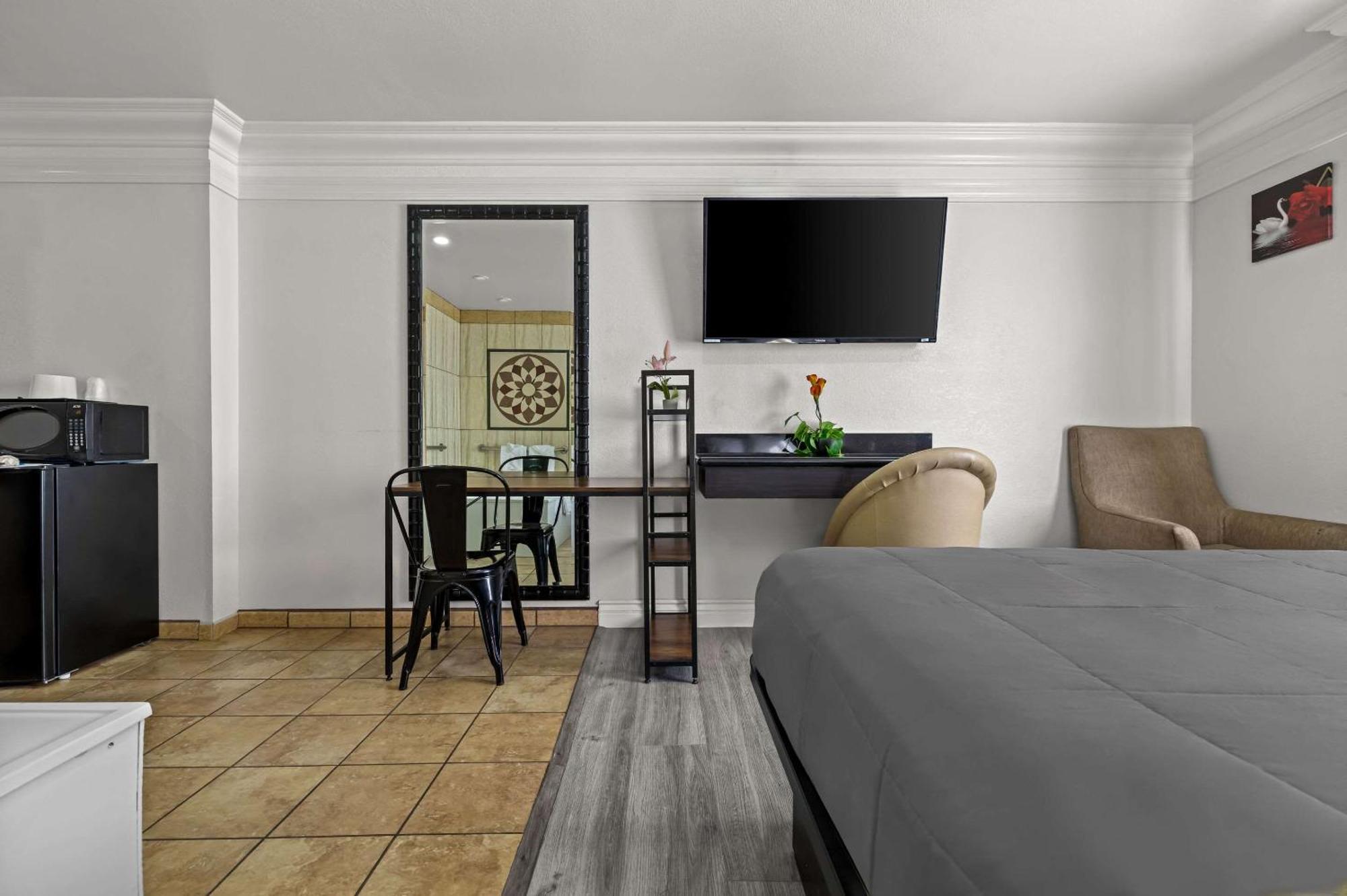 סנטה אנה Rodeway Inn מראה חיצוני תמונה
