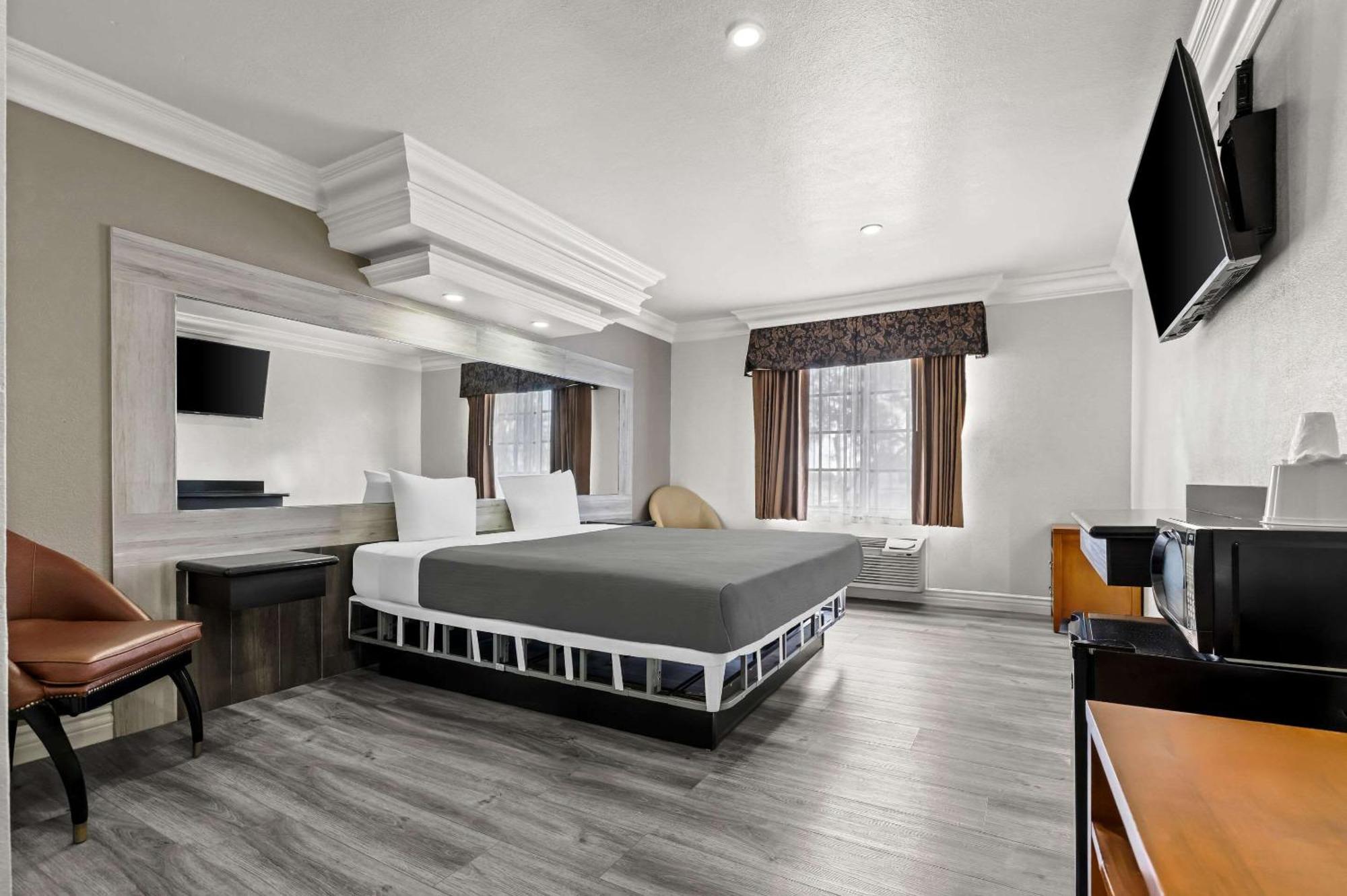 סנטה אנה Rodeway Inn מראה חיצוני תמונה