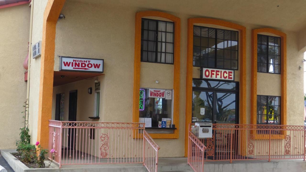סנטה אנה Rodeway Inn מראה חיצוני תמונה